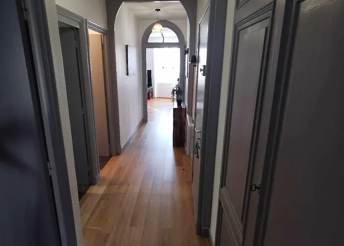 Bel De 1 à 7 Personnes Appartamento Ambert