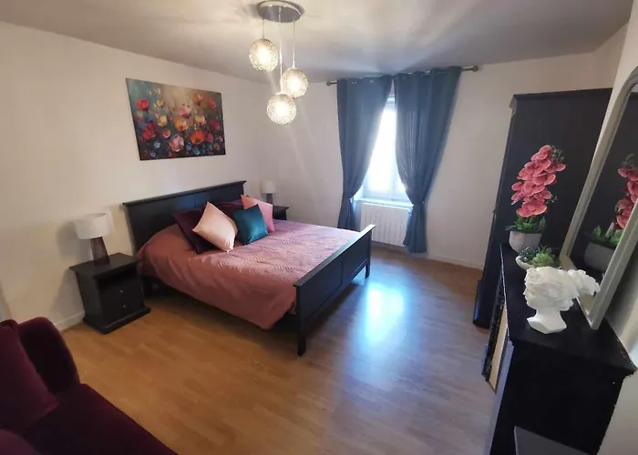 Bel De 1 à 7 Personnes Appartamento Ambert