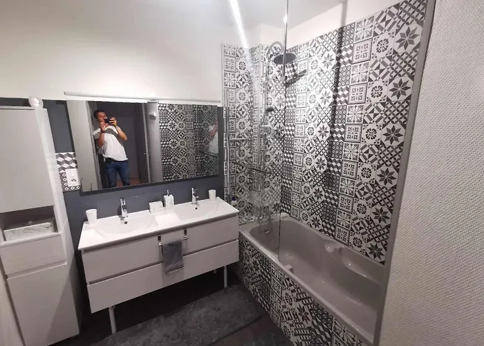 Bel De 1 à 7 Personnes * Ambert