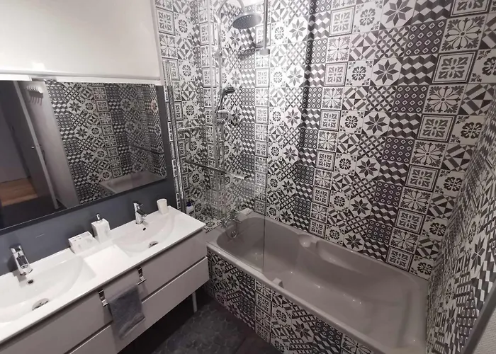 Bel De 1 à 7 Personnes Appartamento *